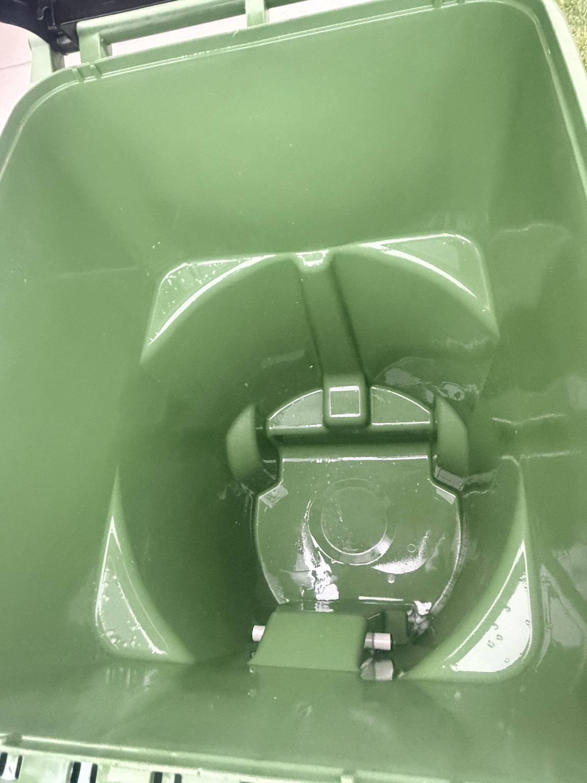 Clean green bin